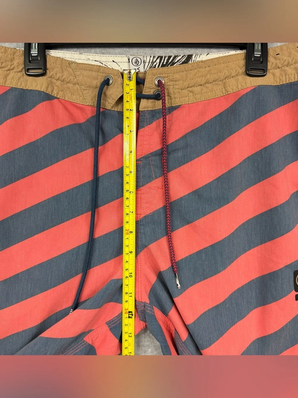 Volcom Stripey Slinger Boardshorts Red / Blue Swim Trunks Men’s Size 34